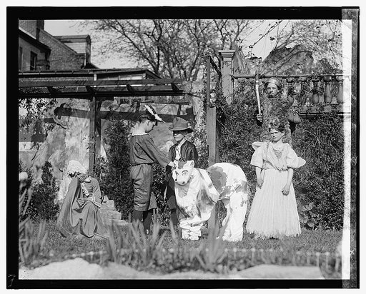 Neighborhood house pageant, 4/26/22