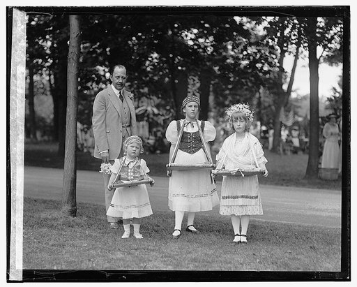 Count Szechenyi & children, 5/21/22