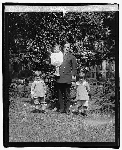 Adml. Grayson & children
