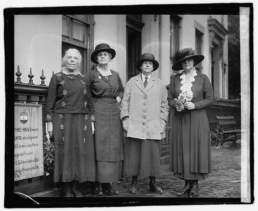 Four unidentified women], 5/18/22