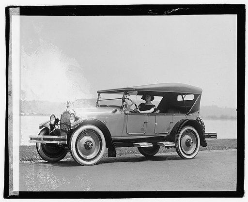 Fannie Brice in Oldsmobile