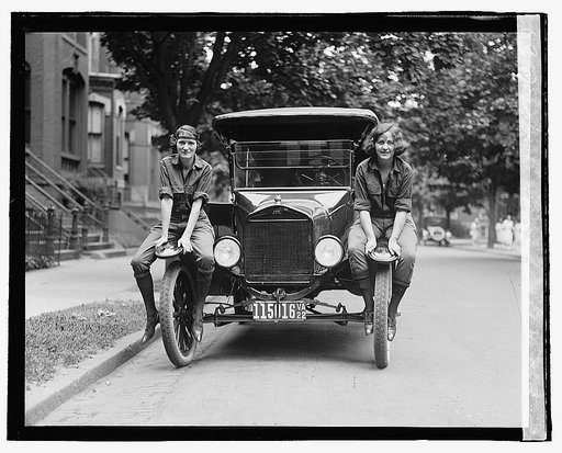 Viola LaLonde & Eliz. Van Tuyl, [6/13/22
