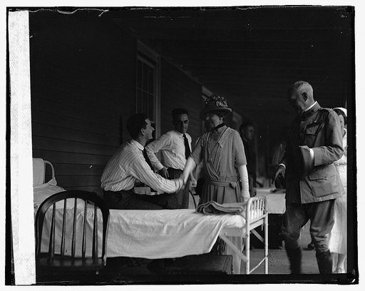 Mrs. Harding at Walter Reed, 7/26/22