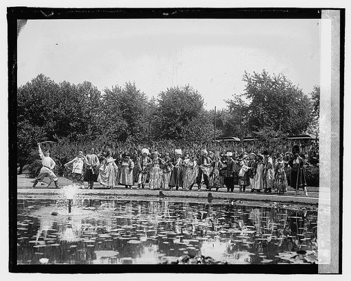 Russian dancers, [8/29/22