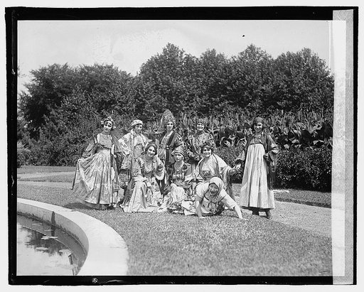 Russian dancers, [8/29/22