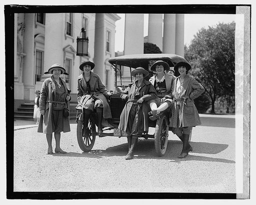 Group of women and automobile outside White House], 8/23/22