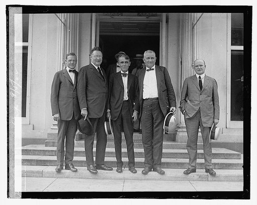 Group of men standing on steps], 9/5/22