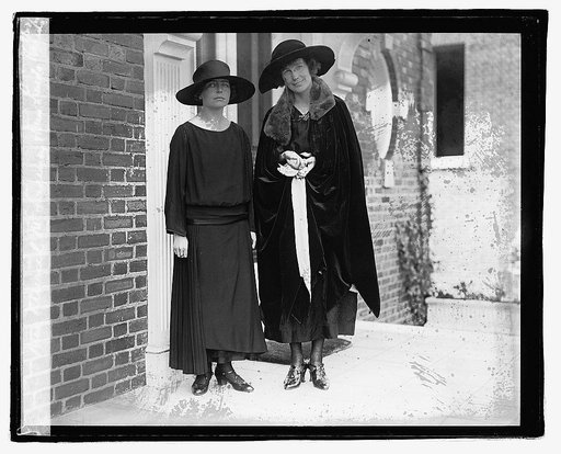 Mrs. Muriel McSweeney [i.e. MacSwiney] & Miss Linda Kearns, 9/23/22