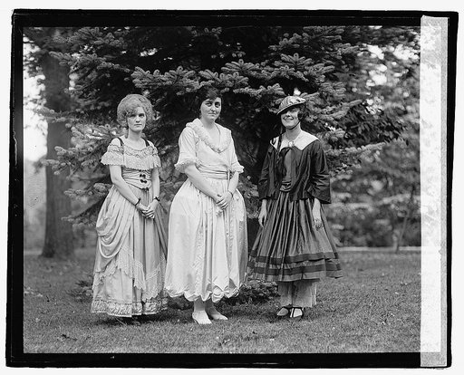 Carnival of Woman's Welfare Ass.], 10/5/22