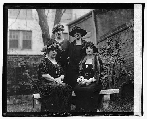 Four unidentified women], 10/4/22