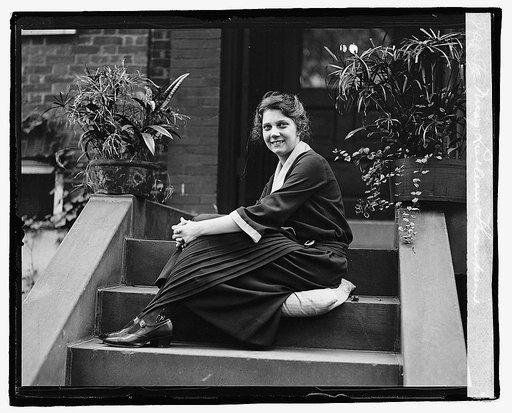 Miss Lillian Thompson, [10/10/22