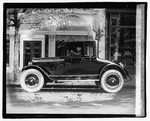Leary in Maxwell coupe