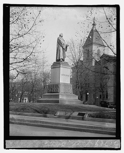 Luther statue