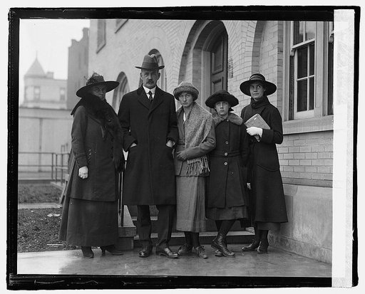 Jonkheer, Dr. A.L.D. Van de Graeff & family, 12/28/22