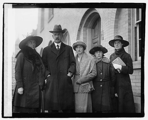 Jonkheer, Dr. A.L.D. Van de Graeff & family, 12/28/22