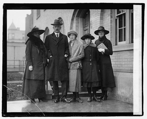 Jonkheer, Dr. A.L.D. Van de Graeff & family, 12/28/22