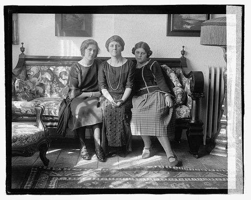 Mrs. Stephen B. Davis & daughters, 3/19/23