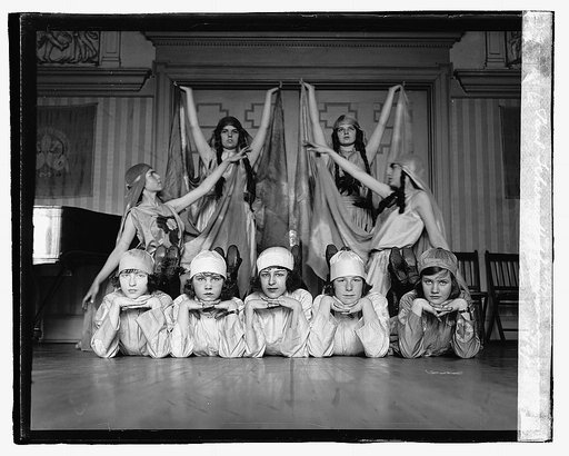 Paul Tcherinkoff's Russian dancers, 4/9/23