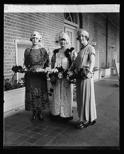 Mrs. Babel Pell, Miss Lloyd Waggeman, Marian Trumbull, 4/10/23
