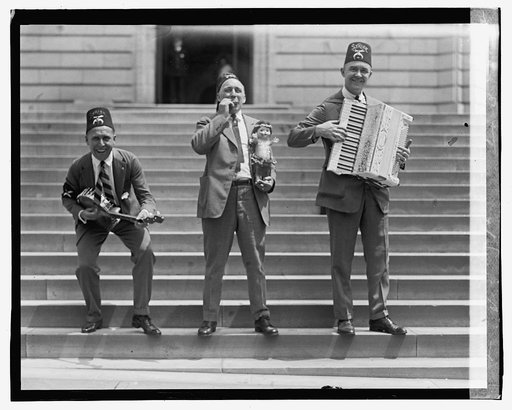 Entertainers with Syria Cincinnati