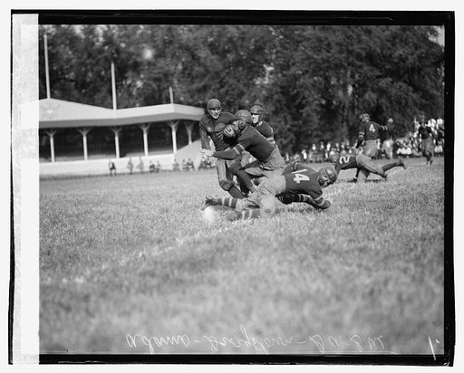 Adams of Georgetown carry ball, Georgetown - G.W. game, [9/29/23