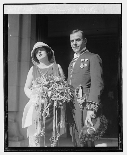 Dr. P. Lessinoff & wife, [10/17/23