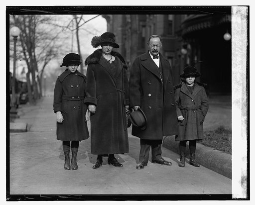 Mangnus Johnson & family
