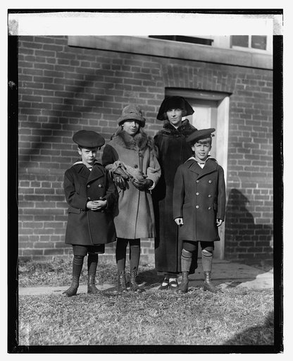 Mrs. Roosevelt & children, 12/7/23
