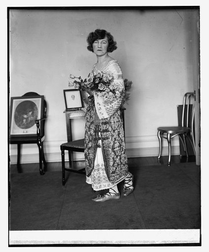Madam Cardenas (Lay out)