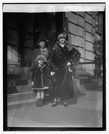Princess Zeinet & children, [1/17/24