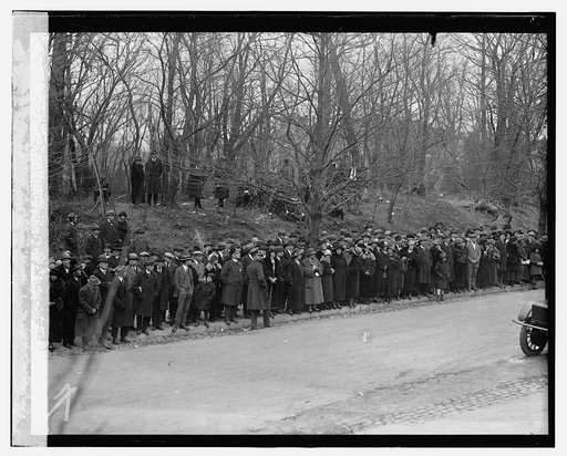 Crowds at Wilson house, [2/2/24