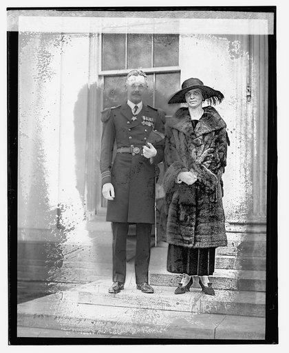 Lt. Com. Walter Atlee Edwards & wife, 2/2/24