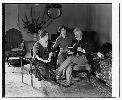 Sen. La Follette & family, [2/25/24