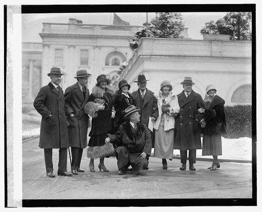 Unidentified group near White House], 2/26/24