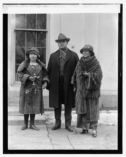 Jno. L. Lewis & family, 2/25/24