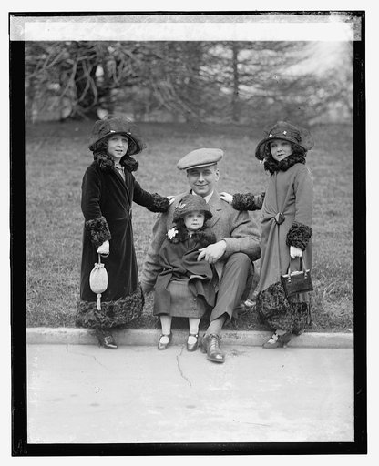 Roland Robins & midgets, 4/7/24