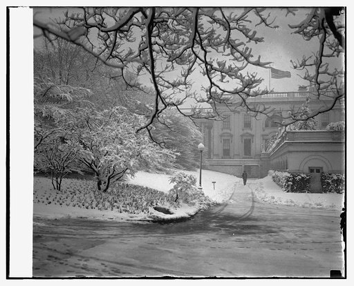White House snow scene, 4/1/24
