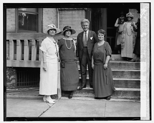 Women, activities in La Follette campaign, 8/12/24