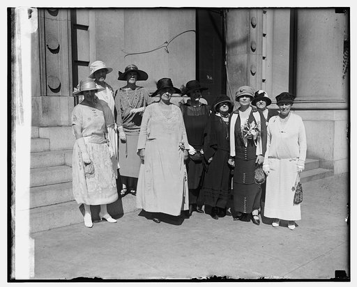 Republican women at notification of Pres. Coolidge