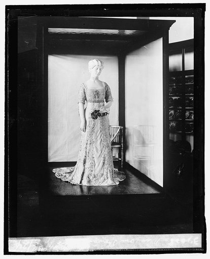 Mrs. Wm. Howard Taft [Helen Herron Taft, inaugural dress from First Ladies Collection], 9/[3/24
