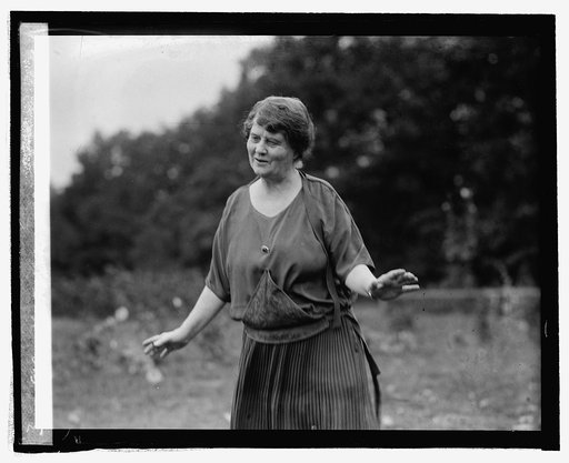 Mrs. LaFollette at Mt. Lake Park, Md., [9/29/24