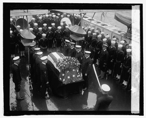 Body of Maj. R.W. Imbrie arrives at Wash. Navy Yard
