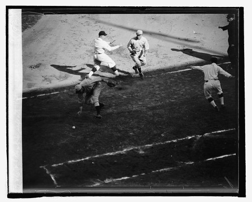 Goslin safe at 1st., 1st inning, 10/9/24