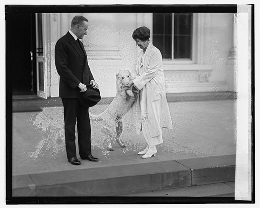 Pres. & Mrs. Coolidge acknowledge greetings from crowd, [11/5/24