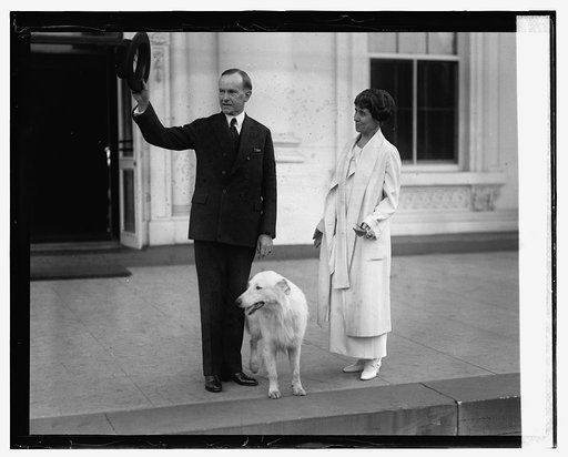 Pres. & Mrs. Coolidge acknowledge greetings from crowd, [11/5/24