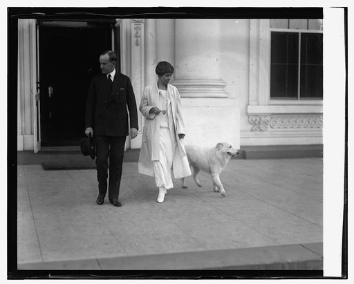 Pres. & Mrs. Coolidge acknowledge greetings from crowd, [11/5/24