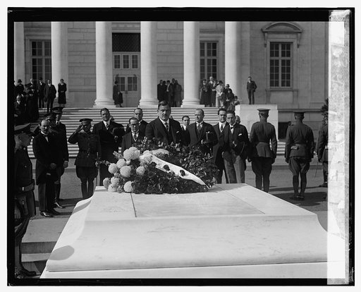 Gen. P.E. Calles at Tomb of Unknown Soldier, 11/1/24