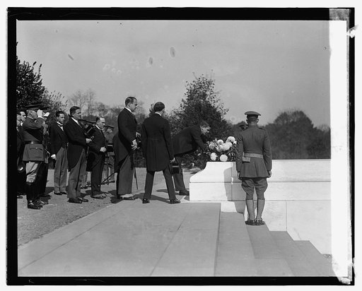 Gen. P.E. Calles at Tomb of Unknown Soldier, [11/1/24