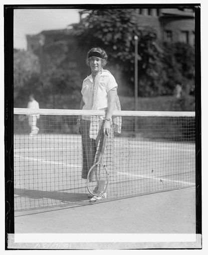Beatrice Henderson, 1924 Deb., 12/4/24