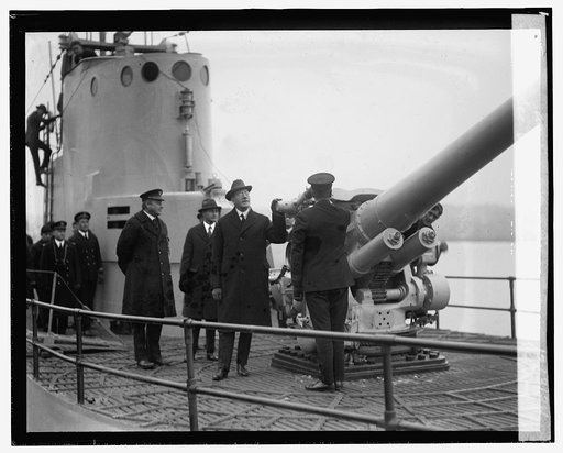 Sec. Wilbur inspecting Sub V-1 at Navy Yard, 12/3/24
